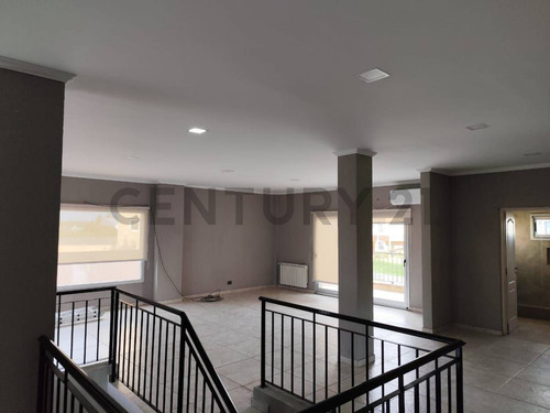Venta Casa 5 Ambientes En Cruz Del Sur - San Vicente