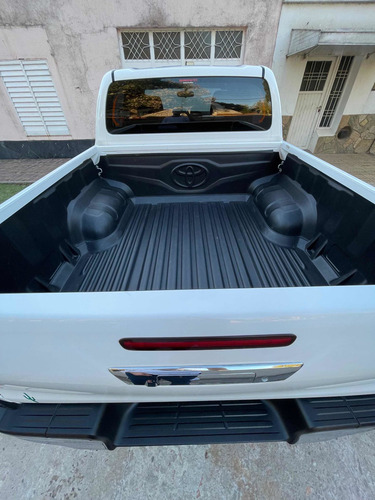 Imagen 6 de 11 de Toyota Hilux 2018 2.4 Cd Sr 150cv 4x2