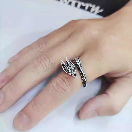 Imagen 2 de 4 de Anillo Dragón Color Plata Antiguo Accesorio Hombre Rock Punk
