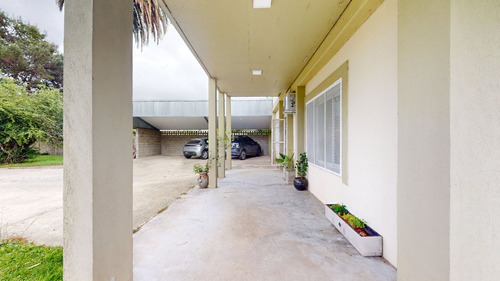 Casa De 5 Dorm. En Venta La Plata- Pileta Y Parque
