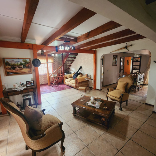 En Venta Amplia Casa En Los Andes 5 Habitaciones 3 Baños