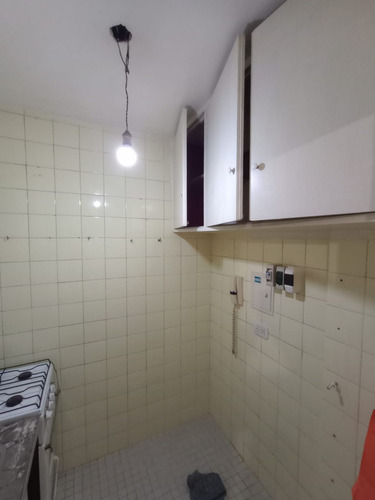 Departamento De 35m² Con Balcón Al Frente. Barrio Y Ubicación Privilegiadas: En La Vereda Del Subte H Y D. Zona Industrial Y Comercial. Facultades. Apto Profesional. Mega Punto Del Planeta. Dueño Dir