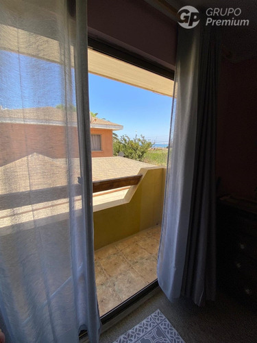 Casa En Venta De 4 Dorm. En Coquimbo