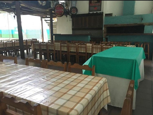 Imagen 4 de 5 de Salón De Cumpleaños Con Cancha De Fútbol 5