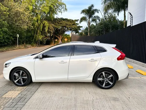 Volvo V40 2.0 T4 Drive-e R-design