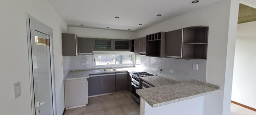 Imagen 11 de 30 de Excelente Casa De 2 Dormitorios En Venta A Estrenar En Tierra De Sueños 1. Roldan Y Funes.