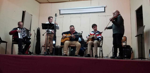Imagen 9 de 10 de Clases De Acordeon A Piano Online