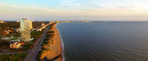 Imagen 20 de 24 de Venetian Tower Punta Del Este. Esquinero.