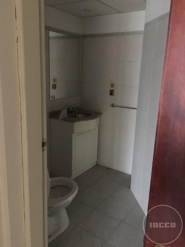 Oficina En Ciudad Vieja - Edificio Presidente - 6° Piso