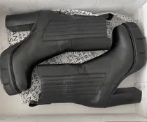 Comprar Botas Sarkany De Cuero Talle 36. Un Solo Uso, Como Nuevas
