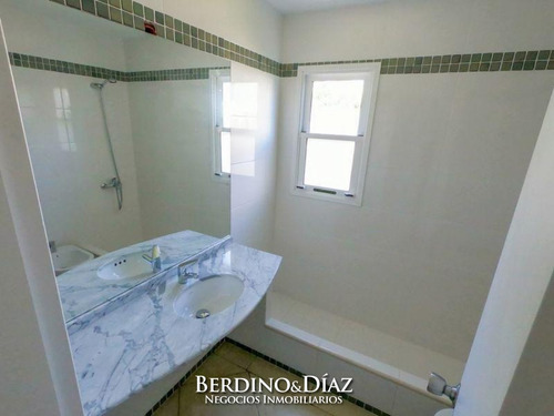 Casa - Solanas 4 Dormitorios , Vista Al Mar.- Ref: 629