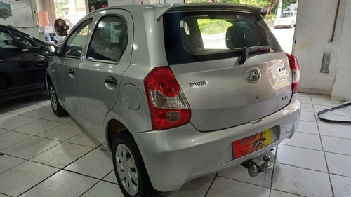 Imagem 6 de 12 de Toyota Etios