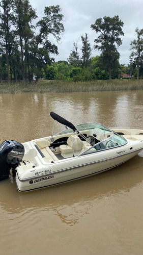 Imagen 8 de 25 de Bermuda Twenty Mercury 150hp 4 Tiempos