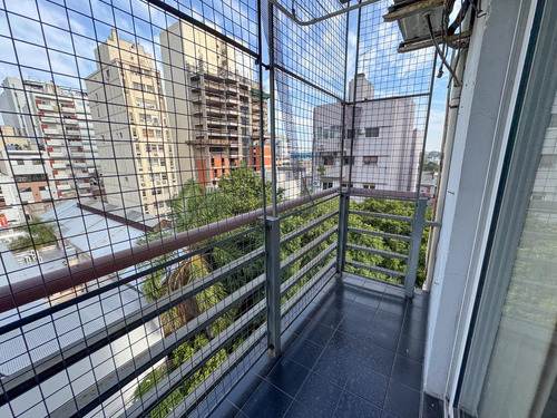 Departamento 3 Ambientes Con Cochera Y Balcón - Lavalle 84