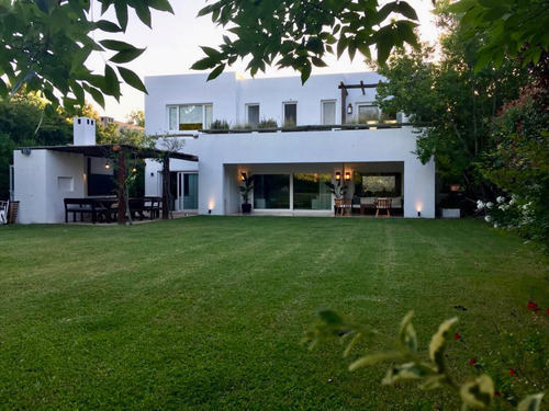 Imagen 1 de 27 de Hermosa Casa De Dos Plantas