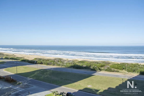 Departamento En Torre Lobos En Venta, Unidad De 3 Dormitorios Con Vista Al Mar, Punta Del Este
