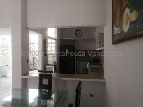 Imagen 18 de 30 de ||**|| Casa En Alquiler Final Av. La Mata, Cocina Semi Equipada, Céntrica, Amplia Cod Flex #23-19051/* 0414-523-21-38*/