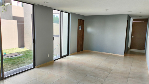 Casa En Renta En Zibata Queretaro