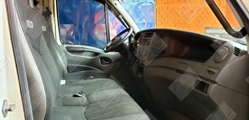 Iveco Daily 35s14 - 2014 Caminhonete (feito Motor Completo)