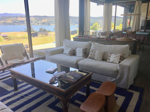 Casa En Venta De 4 Dorm. En Panguipulli