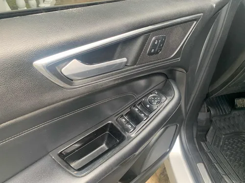 Ford Edge 3.0 titanium