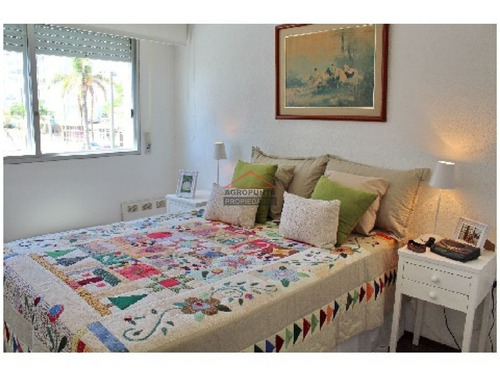 Apartamento En Peninsula, 2 Dormitorios *- Ref: 2926