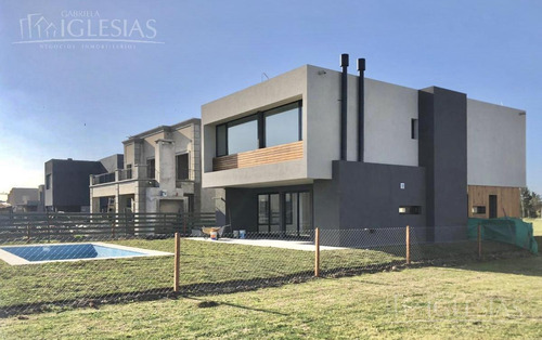 Casa En Venta Con 4 Dormitorios En Los Castaños, Nordelta