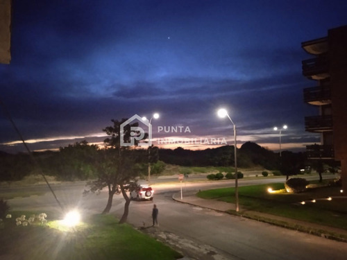 Imagen 12 de 12 de Apartamento De 2 Dormitorios Frente Al Mar En Venta, Playa Mansa