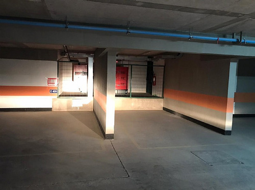Estacionamiento En Lyon/pocuro/metro I De Suarez