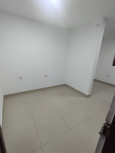 Departamento En San Borja, Mini Departamento En San Borja, Departamentos En San Borja, En Avenida Rosa Toro Cuadra 9 Cruce Con Canadá Cuadra 35, Excelente Zona Comercial Todo A La Mano