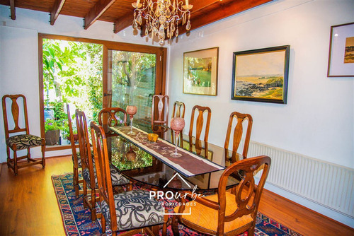 Venta Casa,los Dominicos Las Condes, 4 Dormitorios, Piscina.