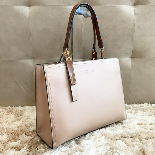 Bolsos universitarios que se ajustan a los 10 temas para mujer, color beige
