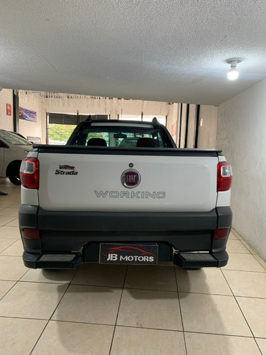 Imagem 4 de 9 de Fiat Strada