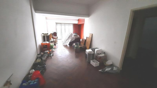 Imagen 3 de 12 de Venta - Caballito - Deparatamento De 3 Ambientes Al Frente A Reciclar - Oportunidad