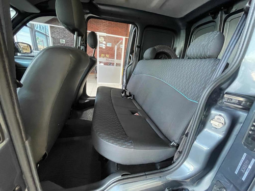 Imagen 11 de 13 de Renault Kangoo 2016 1.6 Furgon Ph3 Confort 5as Lc