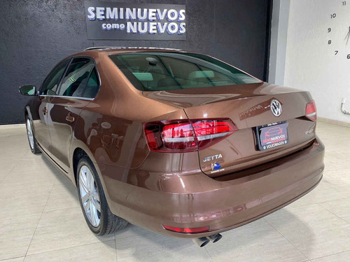 Imagen 6 de 15 de Volkswagen Jetta 2016 4p Sportline L5/2.5 Aut