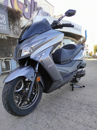 Imagen 4 de 8 de Kymco X-town 250 Cc