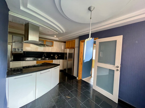 Imagen 10 de 24 de Apartamento En El Parral De 207 Mtrs