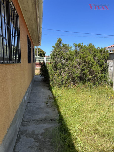 Cabaña En Venta De 3 Dorm. En Algarrobo