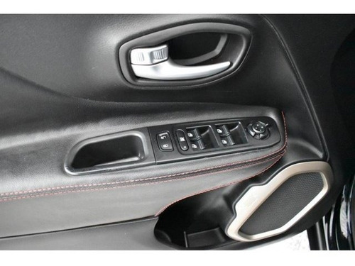 Imagem 10 de 13 de Renegade 1.8 16v Flex Longitude 4p Automático