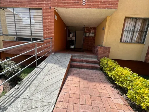 Apartamento En Modelia Occidental Rah Co: 25-143