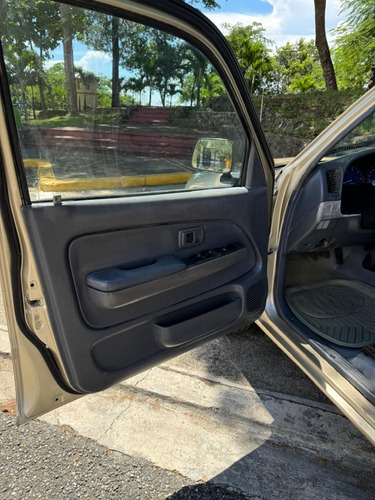 Toyota Hilux 2003, Impecable