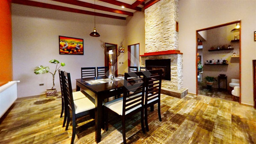 Casa De Diseño Único - 5d 4b - 500mt2 - Puerto Varas