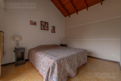Lj Ramos | Vende | Casa En Campo Chico, Pilar | Luminosa Y Amplia C/ Pileta |