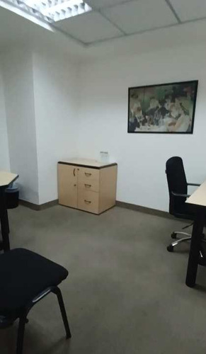 Oficina En Business Center, Alquiler, 11m2, 2p/trabajo, Chacao