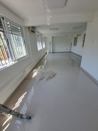 Elegante Galpon Uf 130