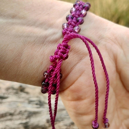 Imagen 6 de 8 de Pulsera Tejida Chaquiron Morado Liz