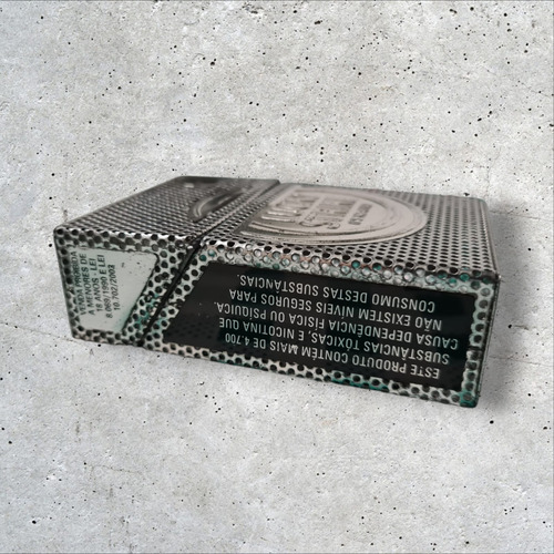 Lata De Lucky Strike Em Metal Vazado (selo Prata) Raro (Usado)