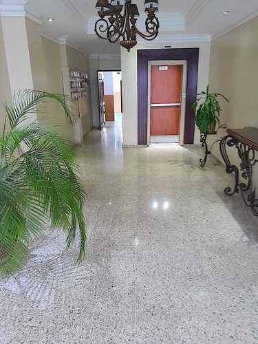 ¡real Oportunidad! Apartamento En Venta En Gazcue, Santo Domingo.