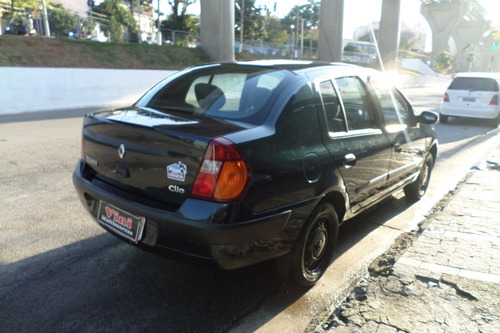 Renault Clio Sedan 1.0 16v 4p 2004/2004
